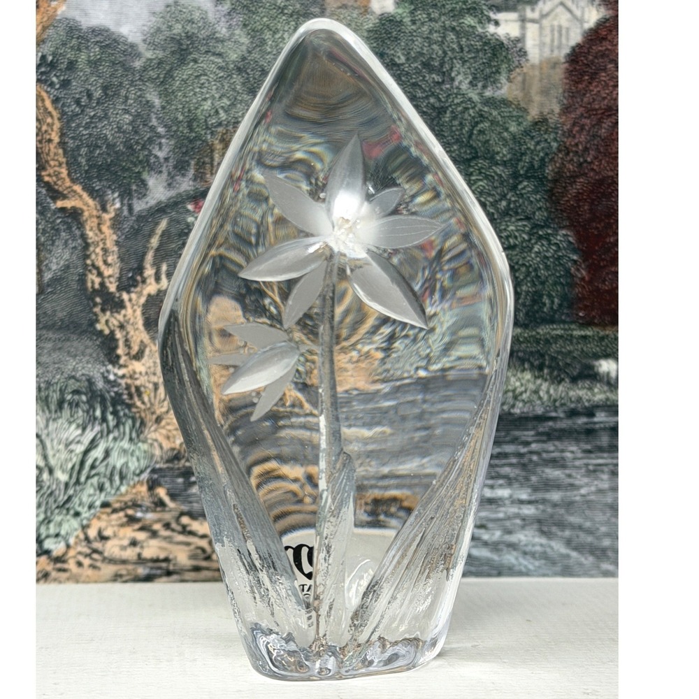 Mats Jonasson Sweden Signed Lead Crystal Flower Paperweight